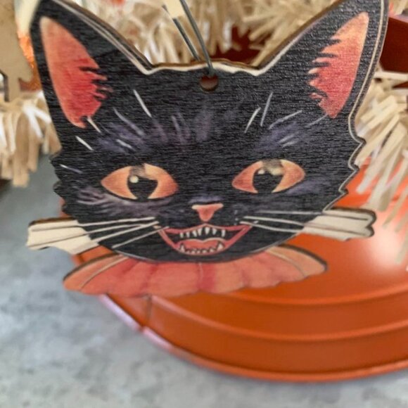 HALLOWEEN REPO FEATHER TREE 15 "*METAL COLLAR*22 ORNAMENTS*12 W00D CHARACTERS - Picture 5 of 15